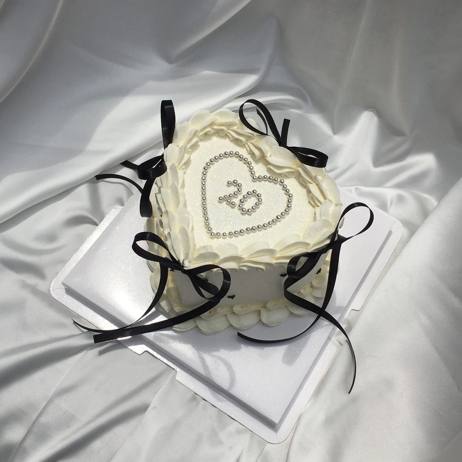 Blanc Bow